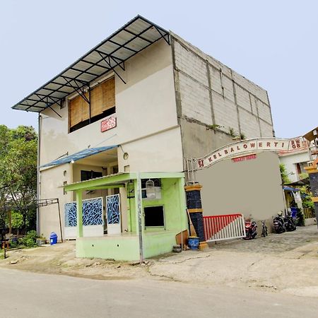 Oyo 90725 Zeevanna Guest House Syariah Kediri  Dış mekan fotoğraf